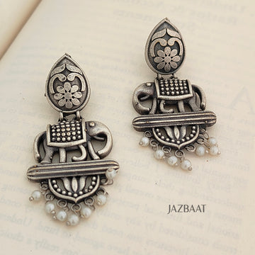 Anjali Oxidised Earrings – JEROJ1