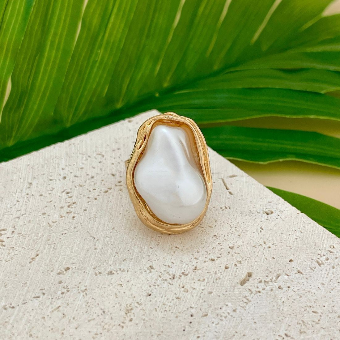 Jazbaat Gold-Toned Baroque Pearl Finger Ring