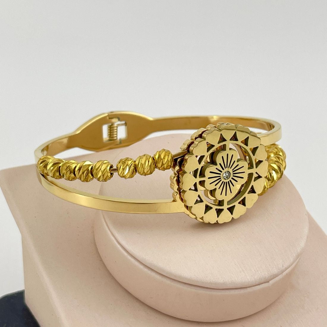 Jazbaat Stainless Steel Anti-Tarnish Bangle Bracelet