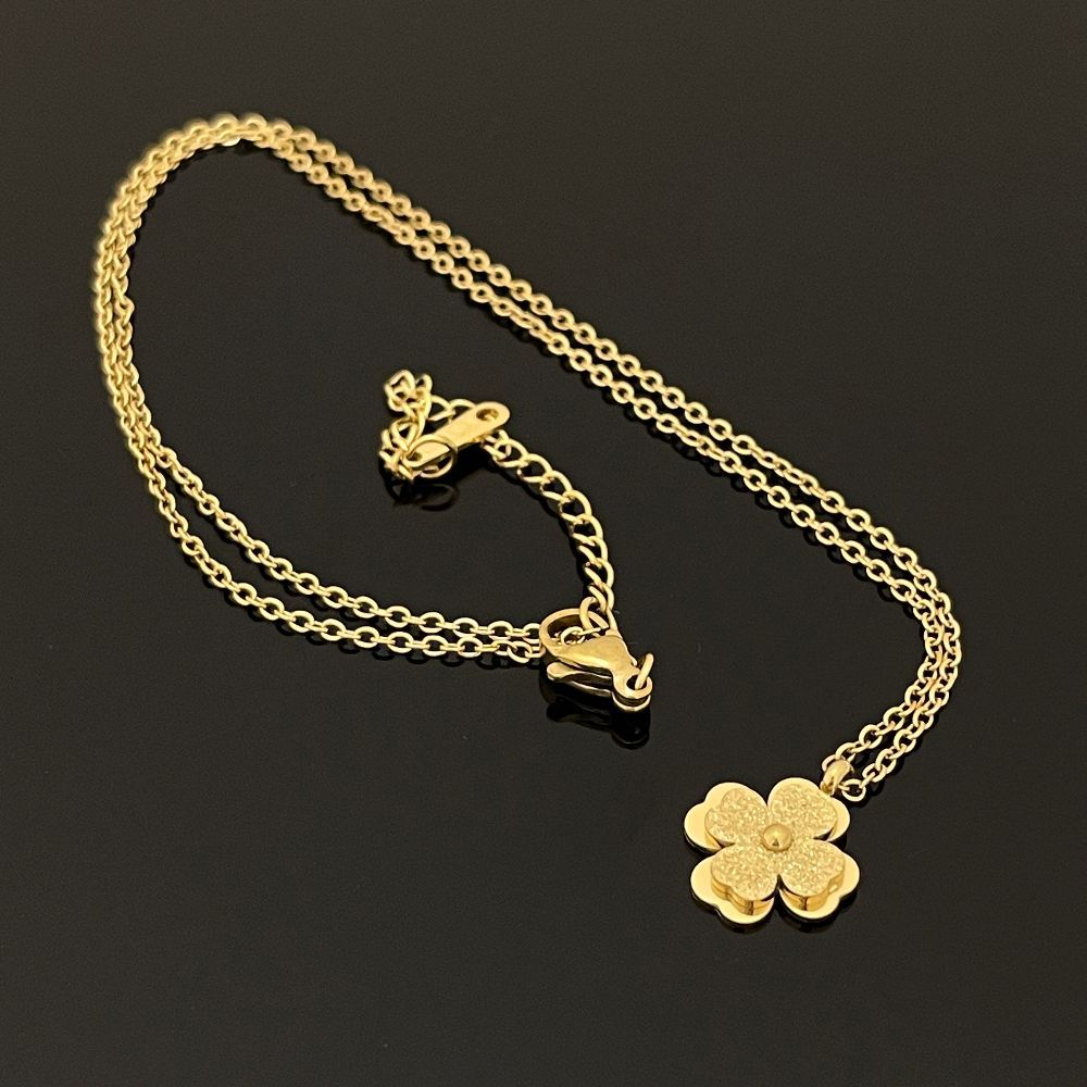 Leaf Clover Charm Pendant Anti-Tarnish Necklace
